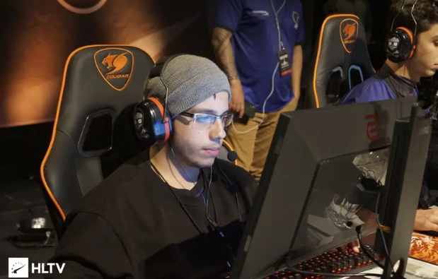 点对决中 点对决中