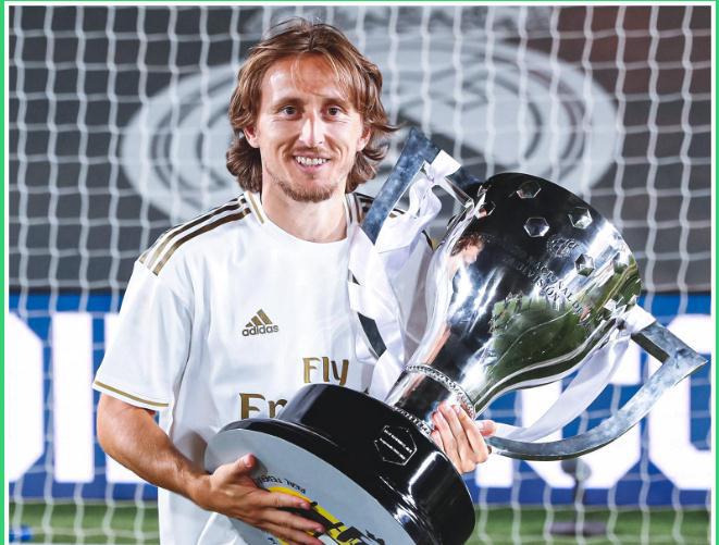 队医进行了 队医进行了