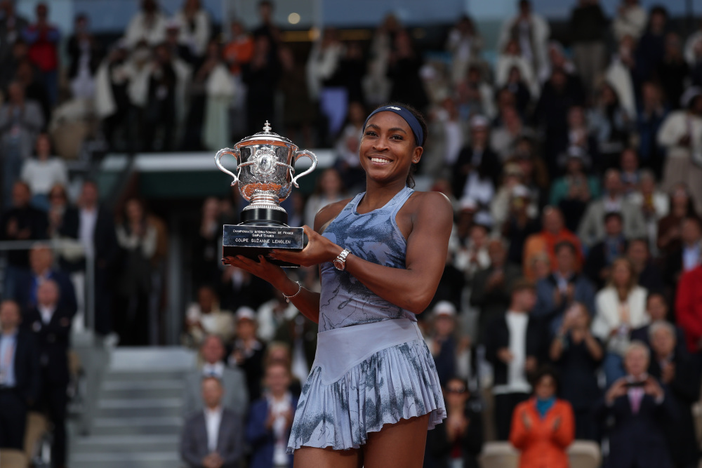 均由沪媒率 均由沪媒率