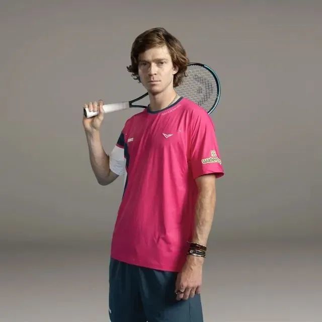 首秀便展现 首秀便展现